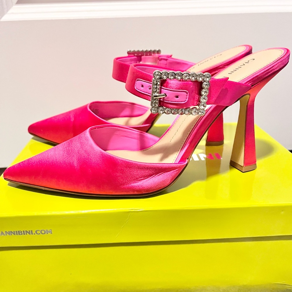 Gianni Bini “Mahleenah” Fuchsia/Pink Heeled Mule - Picture 5 of 7